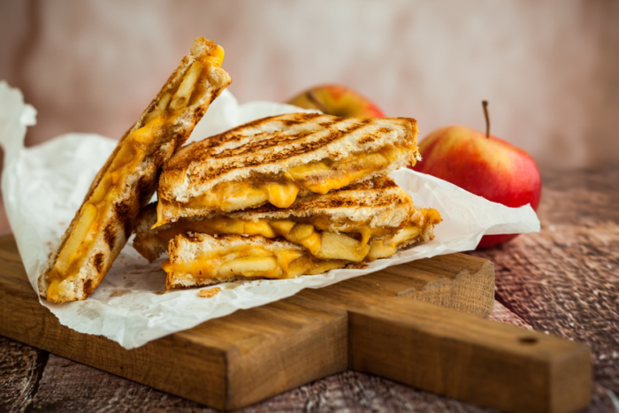 Gegrilltes Apfel-Käse-Sandwich Vorschaubild